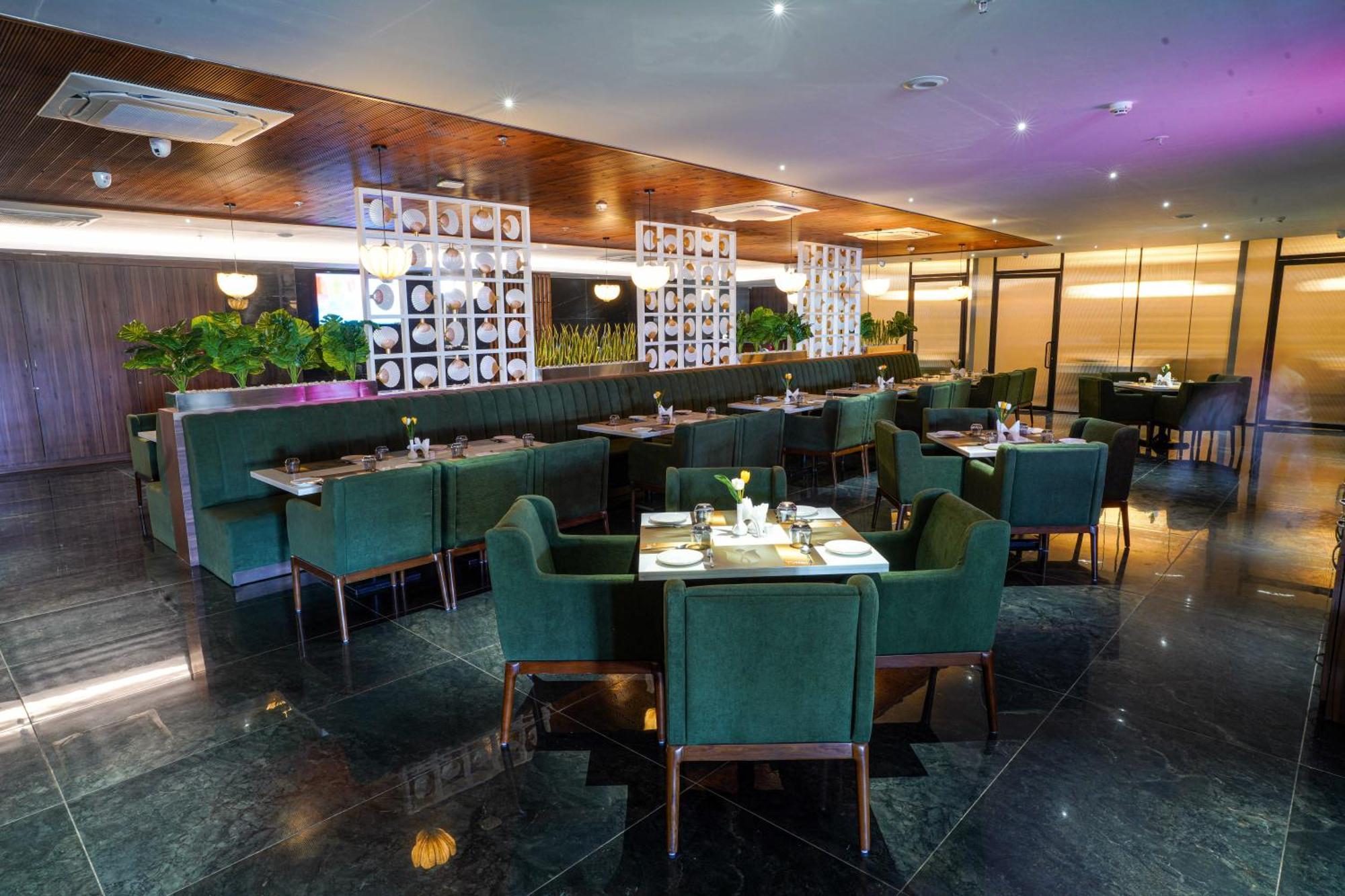 Hotel Tulips Grand Hyderabad Bagian luar foto